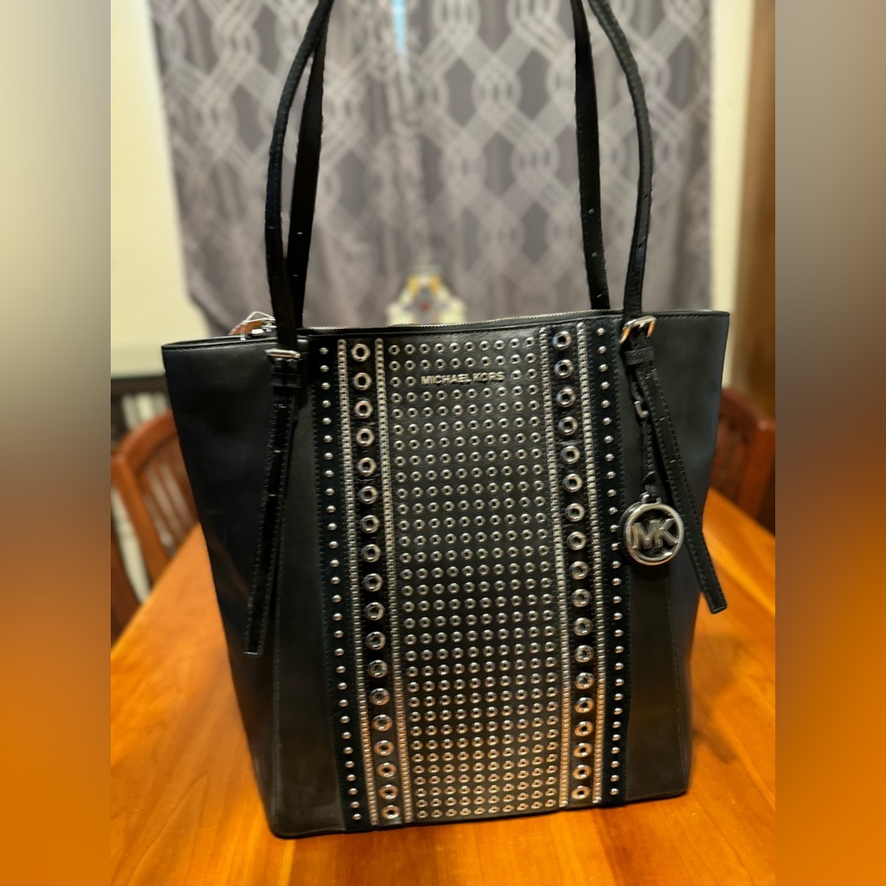 Michael Kors New Black Tote